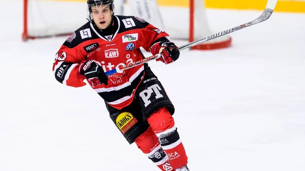 MÅLSKYTT. Magnus Isaksson gjorde ett "vanligt" mål och ett straffmål. Det räckte bara till en poäng mot Skövde.