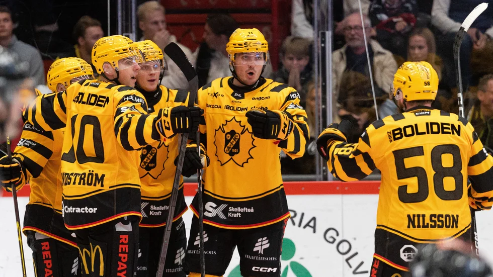 Max Lindholm gjorde båda målen mot Örebro – men det räckte bara till en poäng. ”Surt”, säger Lindholm.