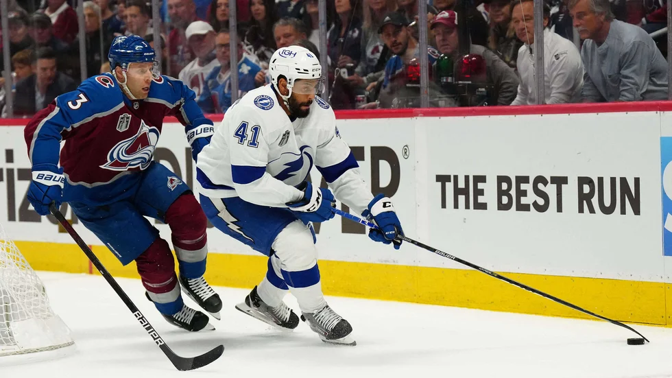 Pierre-Edouard Bellemare och Tampa Bay har behövt flytta två försäsongsmatcher i veckan på grund av en orkan.