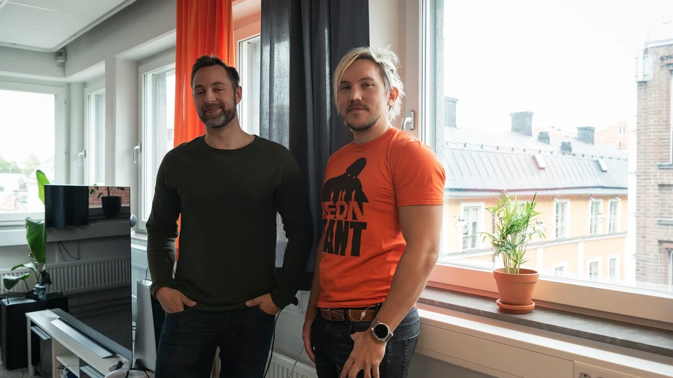 Fr.v; Tor Frick och Arcade Berg från spelutvecklingsföretaget Neon Giant som grundades i Uppsala 2018.