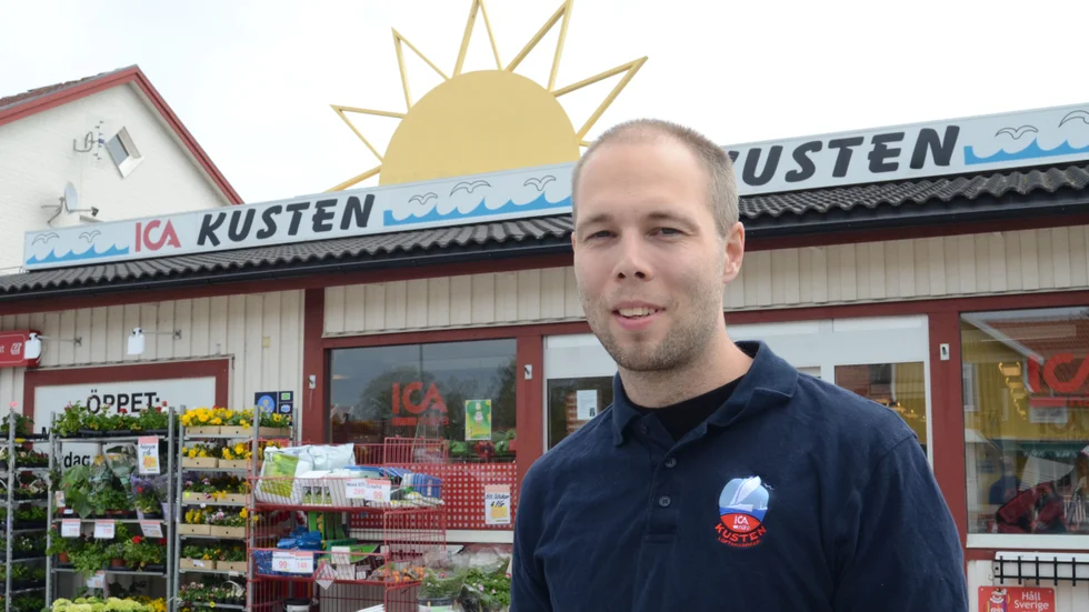 Mattias Hultman driver Ica nära Kusten i Loftahammar, men om det blir någon fortsättning i höst är fortfarande osäkert. Dialogen mellan Ica och fastighetsägaren har avstannat. Något som oroar insändarskribenten, som undrar om det är dags för manifestation.