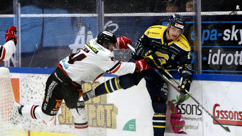 Erik Ullman tacklas i mötet med Södertälje