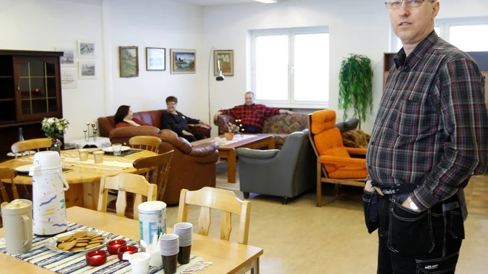 Kurt Burström, platschef på Kupan i Älvsbyn, är nöjd över den nyrenoverade möbellokalen. Under invigningsveckan bjuder han och hans kollegor på kaffe och fika.