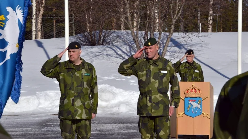Förre chefen och nya chefen. Urban Edlund, till vänster, lämnar Arvidsjaur och Jägarbataljonen efter nästan fem år och ersätts av Teddy Larsson, till höger.