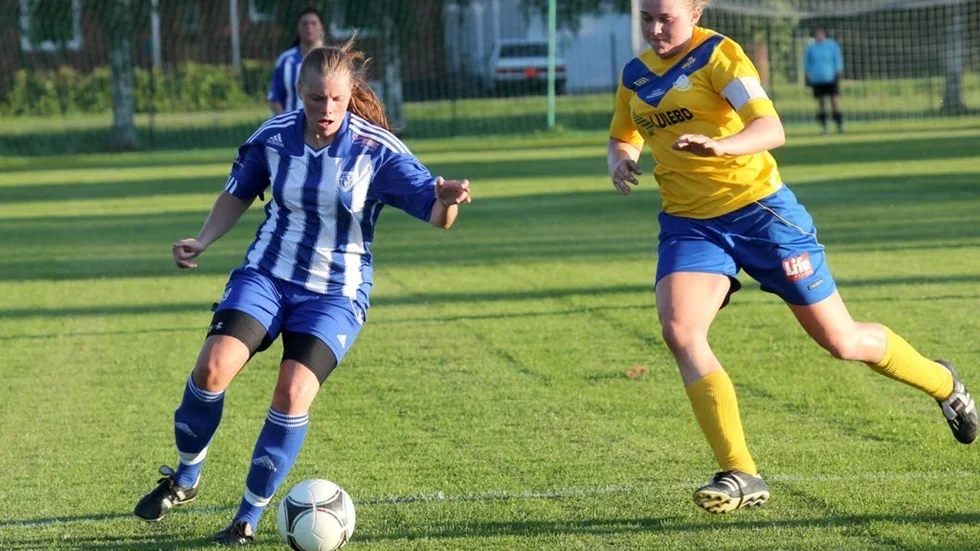 Viktoria Olovsson (till vänster) blev matchvinnare för Öjebyn. (Arkivbild)?