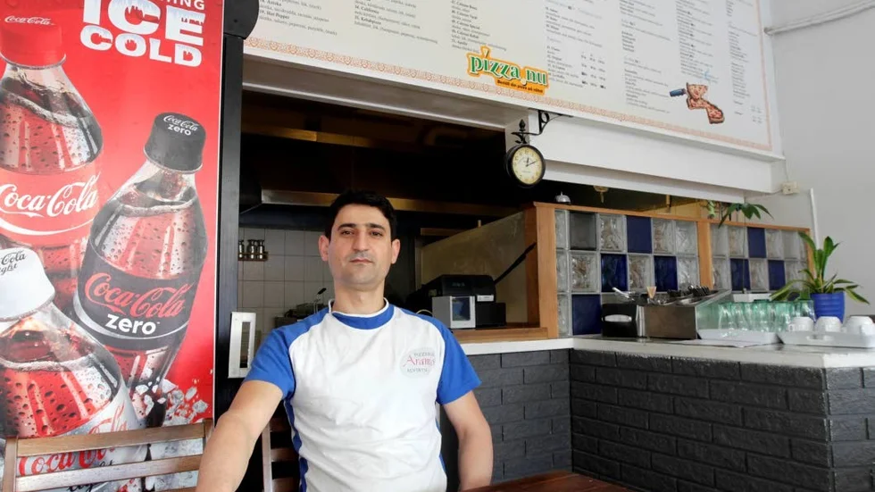 Pizzeriaägaren Emin Inci fick nästa 400 000 kronor in på kontot av misstag. Tanken att använda pengarna tänkte han aldrig. ”Jag skulle aldrig använda pengar som jag inte svettats för”, säger han.