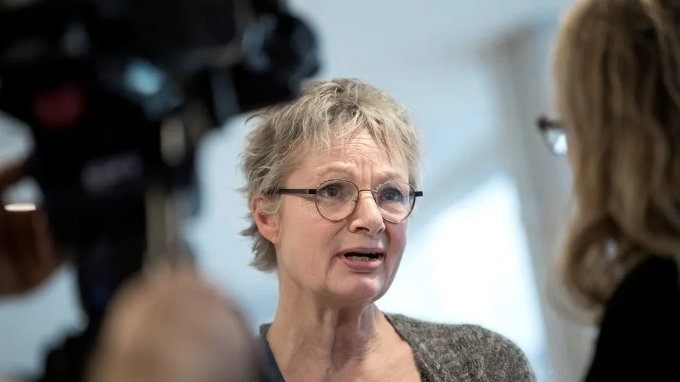 Åse Schoulz menar att skytten skjuitit järven och att berättelsen om att en unghund skulle dödat en järv är ytterst osannolik.