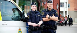 Polisen parkerar i protest mot låga löner