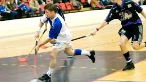 Fredrik "Tuppen" Johansson var djupt besviken efter IBF Norrköpings insats mot Alfta i går.  Fredrik svarade för tre av hemmamålen när laget hämtade upp från 1-5 till 6-5 innan Alfta tog över igen. 	    Foto: Niclas Sandberg