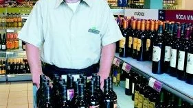 - Det känns jättebra att vi är en av kandidaterna till titeln Årets butik 2005, säger butikschef Michael Evertsson. Foto: Titti Olovsson