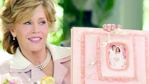 Det kan knappast ha varit manuset som fick Jane Fonda att göra comeback i "Monster till svärmor".                   				      Foto: SF