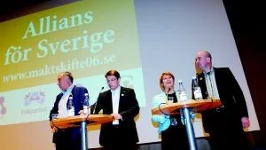 Resultatet av SCB:s opinionsundersökning är att betrakta som ett slags misstroendevotum mot borgerlighetens alliansförsök. Här partiledarna Lars Leijonborg (fp), Göran Hägglund (kd), Maud Olofsson (c) och Fredrik Reinfeldt (m).  Foto: Scanpix/arkiv