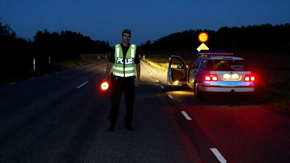 Är det dag eller kväll? Det visste inte en 59-åring som vaknade upp, tog bilen till jobbet med 2,35 promille i blodet och nu döms för grovt rattfylleri...