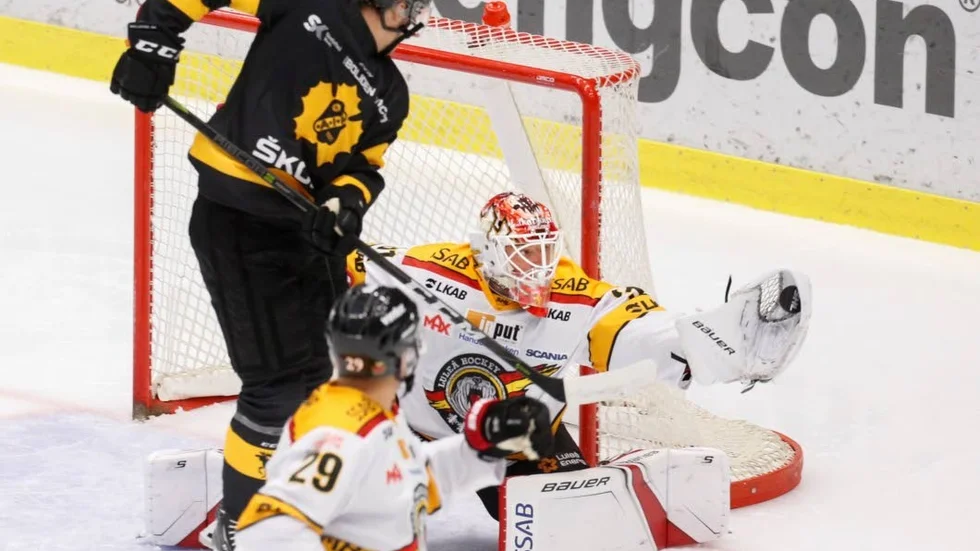 Det blir längre periodpauser under helgmatcherna i SHL kommande säsong.