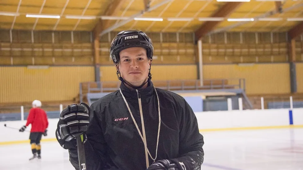 Johan Renberg är ny tränare för herrarnas A-lag i ishockey i Arvidsjaur. "Det känns jäkligt kul, och spännande att se hur långt vi kan nå, för vi har ett bra gäng att jobba på."