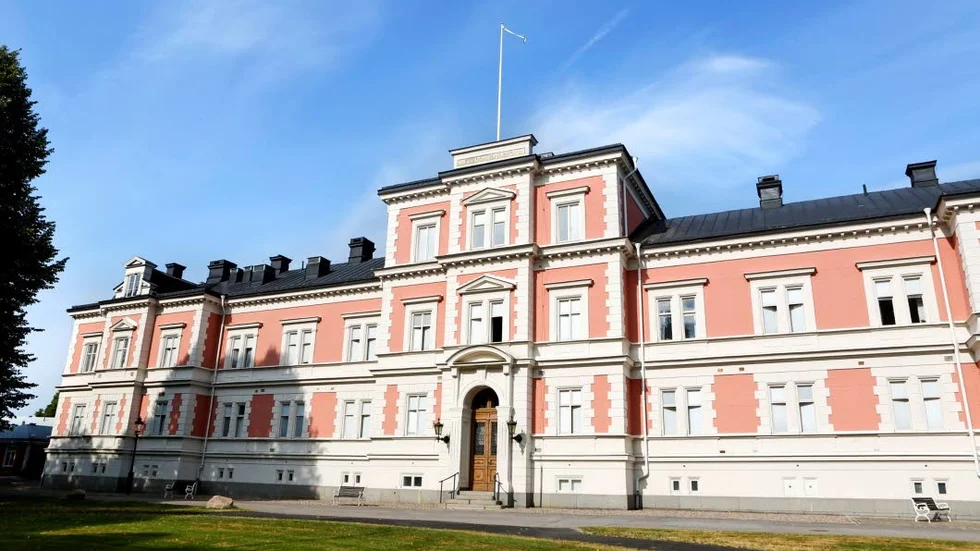 Här hittades hon. Den 94-åriga kvinnan lämnades utan uppsikt på en toalett på Lennings sjukhem. Nu kräver IVO att vårdgivaren vidtar åtgärder för att unvika liknande händelser i framtiden.