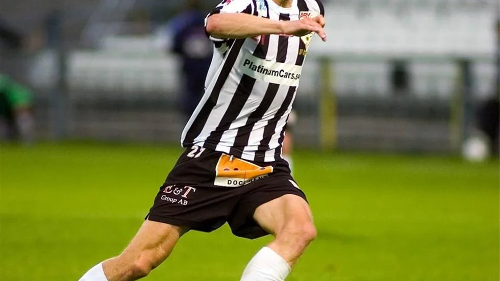 Markus Hansson smällde in 1-0 på halvvolley.