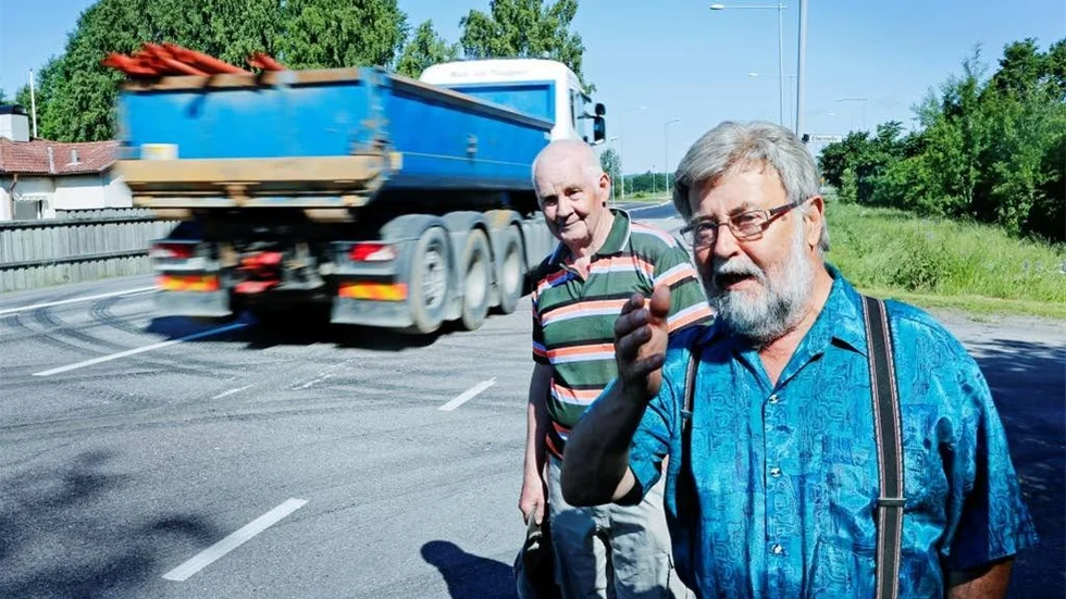 Enar Petterson och Börje Söderholm vid Finspångsvägen.