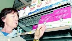 Tvättmedel och tensiden LAS är temat under årets Miljövänliga vecka. "Om man vill vara säker på att det ska vara fritt från LAS ska man handla miljömärkta tvättmedel", säger Eva Törnqvist i Handla Miljövänligt-gruppen.
FOTO: TITTI OLOVSSON