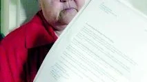 Lisette Wincent har skrivit ett brev till Finspångs tekniska verk. Detta för att hyresgästföreningen på Nyhem inte fått någon information om att 3G-antenner skulle placeras på skorstenen intill bostadsområdet.
FOTO: TITTI OLOVSSON