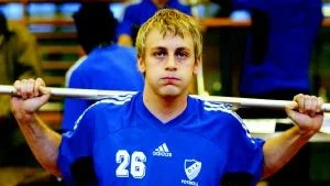 Kommer, kommer inte? Daniel Sjöund, Djurgårdens bolltalang, och lagkompisen Richard Spong besökte IFK Norrköping i går och diskuterade en framtid i klubben under hösten. Daniel och Rickard valde dock att åka hem utan att ge något besked om sin framtid, det lär komma i mitten på veckan.
FOTO: PRESSENS BILD