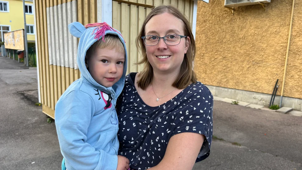 Carina Selhammar med sonen Natanael. "Jag hade hoppats på ett rödgrönt styre i kommunen" säger hon.