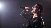 Bono och kollegorna i U2 är fortfarande mästare i supertungvikt, tycker Folkbladets recensent efter konserten i Globen i förrgår kväll.
FOTO: NICLAS SANDBERG