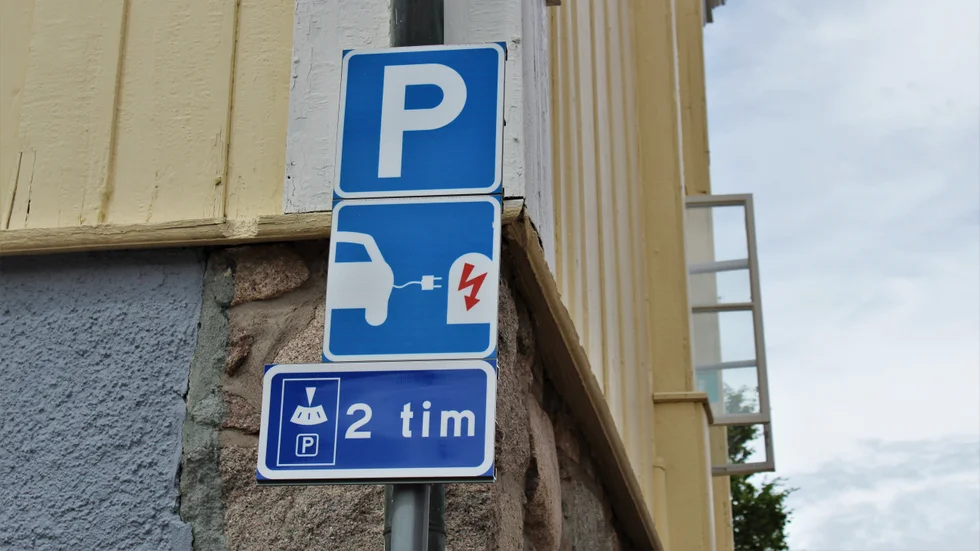 Kommunen har i dag 20 laddplatser runt om i stan. Nu är planeringen i gång för ännu fler.