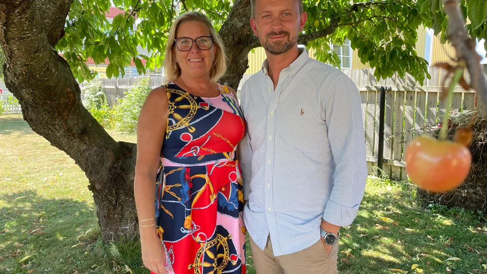 Malin Sjölander (M) och Jimmy Loord (KD) vill bland annat inrätta en personalkriskommission för att få personalen att stanna i Region Kalmar län.