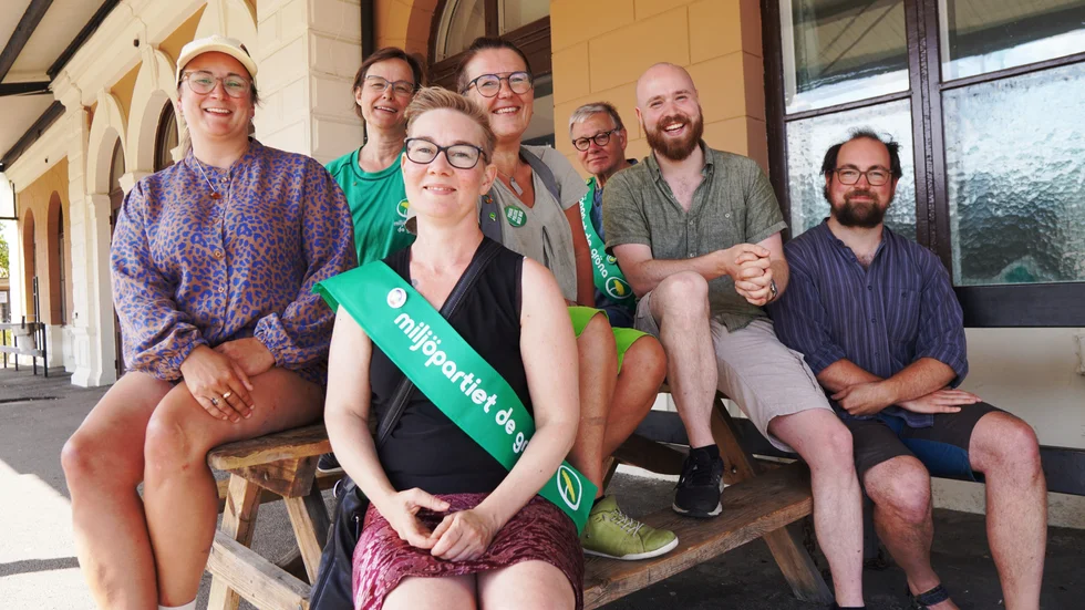 Miljöpartister från hela länet var på plats i Västervik när partisekreteraren Katrin Wissing (längst till vänster) besökte staden. Därefter från vänster: Karin Carlsson Wistedt, Caroline Axelsson, Akko Karlsson, Kjell Torstensson, Max Troendle och Martin Arvidsson.