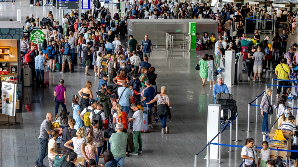 Köerna ringlar på flygplatsen i Frankfurt inför onsdagens strejk mot Lufthansa. Arkivbild.