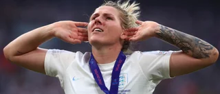 England: "Tjejer förtjänar att få spela fotboll"