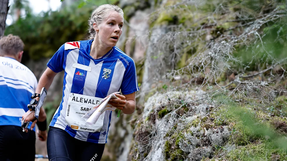 Sara Hagström leder D21-elitklassen inför den sista etappen.