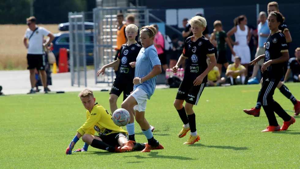 Smedby besegrade Viken i en av finalerna i Norrköpings Fotbollsfest och fick fira på hemmaplan.