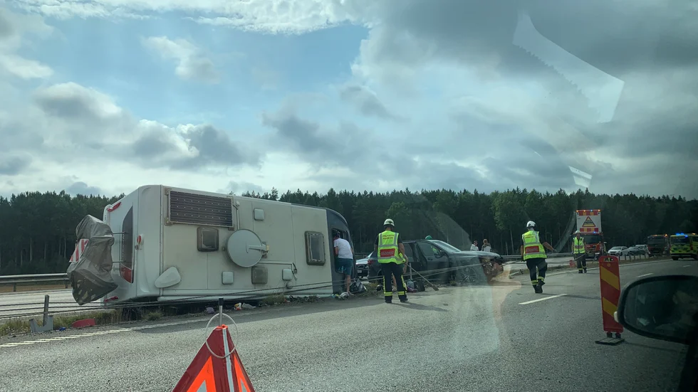Under lördagen inträffade en olycka med en husbil och personbil utanför Nyköping