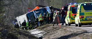 Tre döda i bussolycka