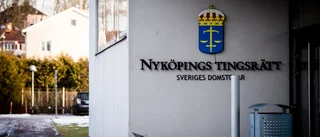 Misshandlad kvinna tvingades fly till granne i bara strumplästen