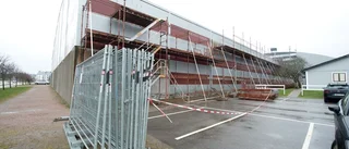 Byter 80 meter stuprör på multihallen