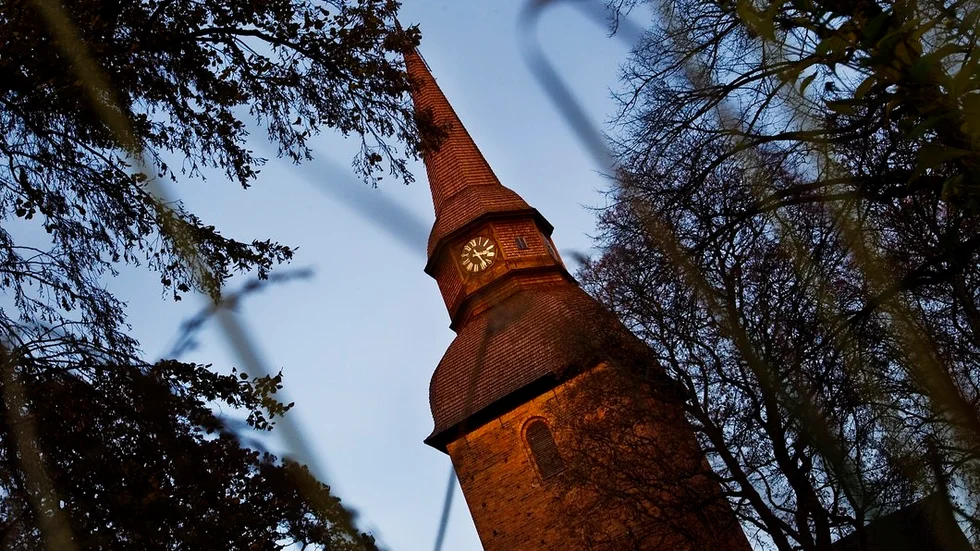 Händelsen ägde rum i parken vid Fors kyrka i centrala Eskilstuna.