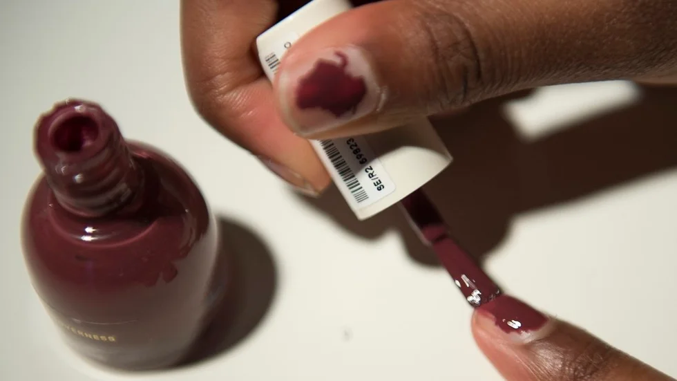 Var slänger du nagellack, undrar kommunen när invånarnas kemikaliekunskaper kartläggs.