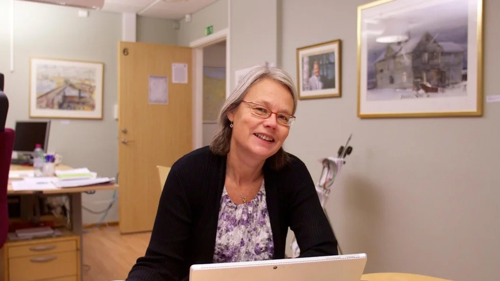 Anneli Bengtsson säger att hon inte skulle berätta några hemligheter för en kommunjurist som är politiskt aktiv i motståndarlägret.