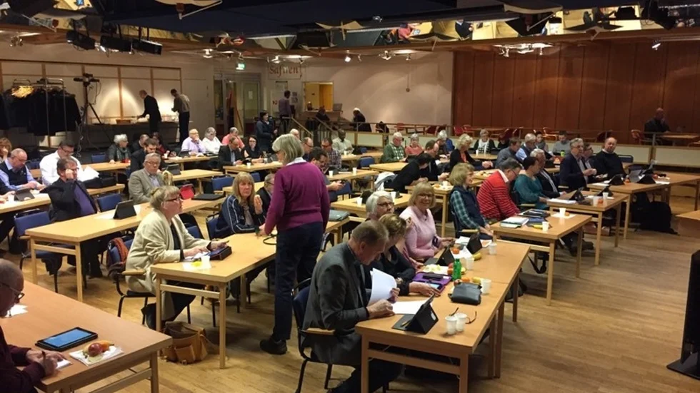 Både S och MP:s  listor till kommunalvalet har en helt jämn könsfördelning. För M är andelen kvinnor 23,3 procent och gruppledaren Lars Härnström säger att man inte är ute efter en 50/50-situation. "Nej, vi arbetar framför allt för att de mest intresserade och kompetenta finns på valbar plats. Det gäller ju att ha ett så bra lag som möjligt. "