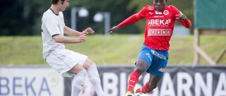 City värvar försvarare från division 1