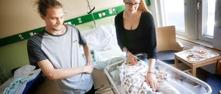 Nyblivna föräldrar berömmer Mälarsjukhuset