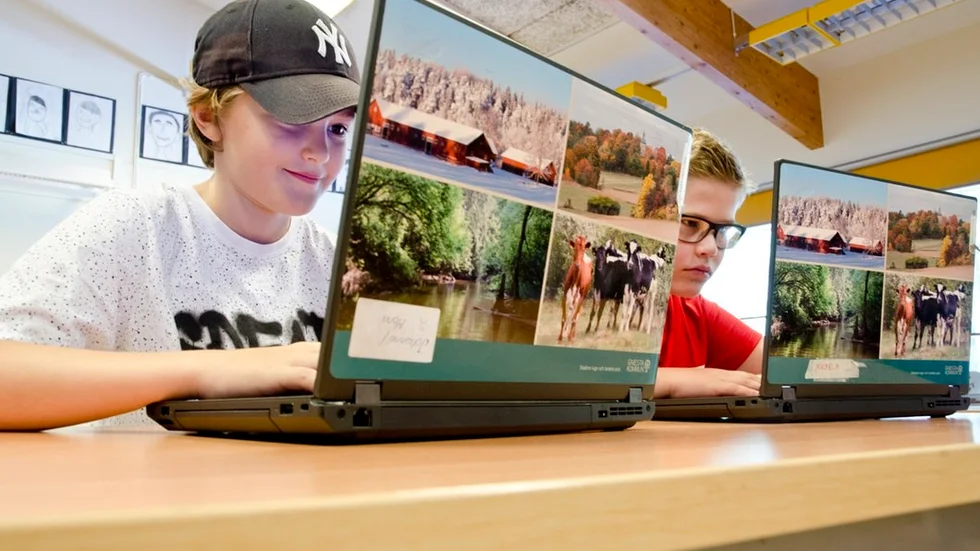 Emil Karlsson och Alexander Jansson i klass 4D på Dansutskolan har tillsammans med klasskompisen Amalthea Löving skrivit ett brev till kommunen. De har tröttnat på skolans uråldriga datorer och vill ha nya.