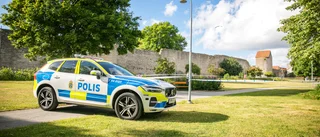 Gärningsman gripen – misstänkt för mordförsök i centrala Visby • Man förd till sjukhus