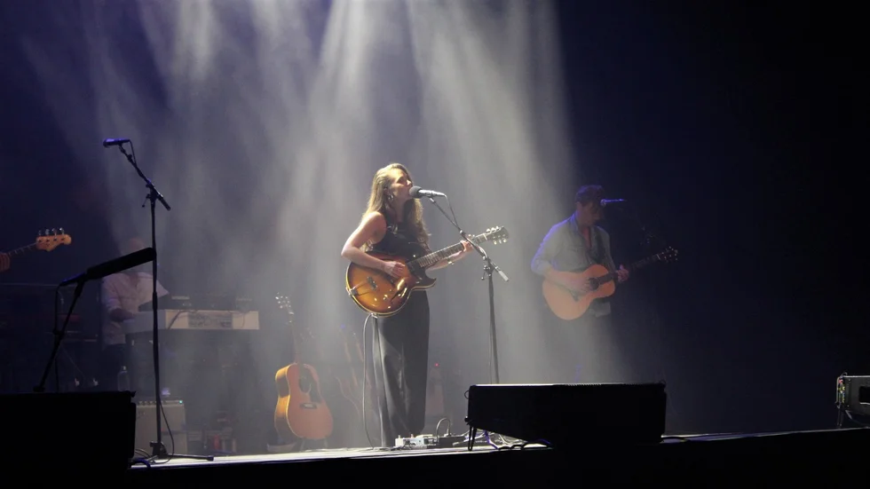Melissa Horn gav publiken ett gott betyg i början av konserten. "Det är så bra stämning redan", sa hon och blinkade till publiken som inte var sena med att svara henne.