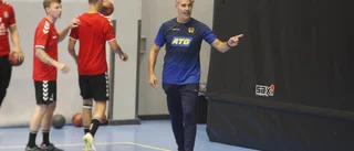 Handbollsikonen tränade framtida landslagsstjärnor i Eskilstuna: "Målet är att få fram världsmålvakter"