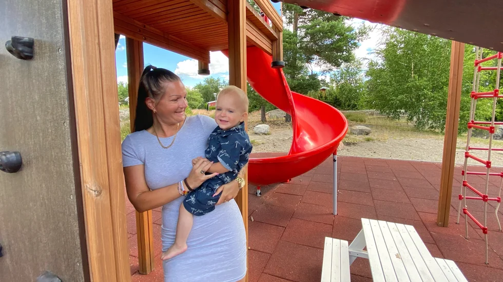 När Milton kom till världen, i graviditetsvecka 26, vägde han bara 609 gram. I juni fyllde han två år och numera kontrolleras han mot den "vanliga" kurvan hos barnavårdscentralen. Han följer sin kurva i det lägre spannet, berättar mamma Maria Forslund.
