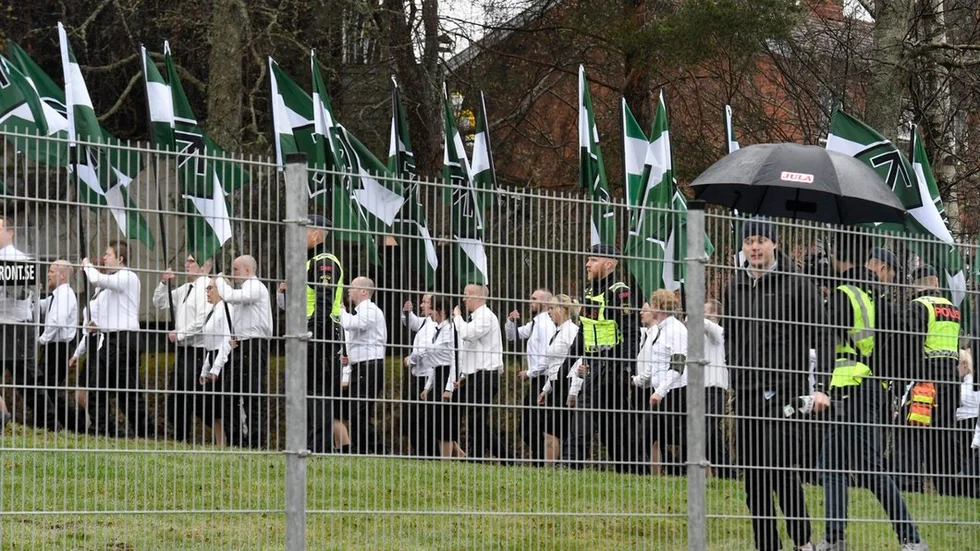 Samhället behöver tydliggöra att grupper som söker våldsamheter, vill förstöra för det demokratiska samhället och förkastar dess spelregler inte har en given tillgång till det offentliga rummet.  FOTO: ULF PALM/TT